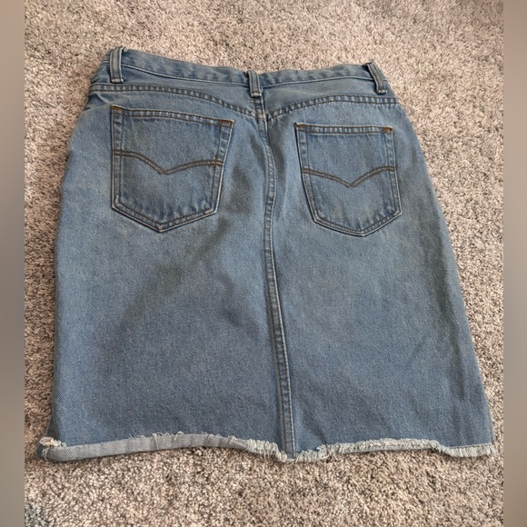 Uneven raw hem jean skirt - Picture 4 of 5